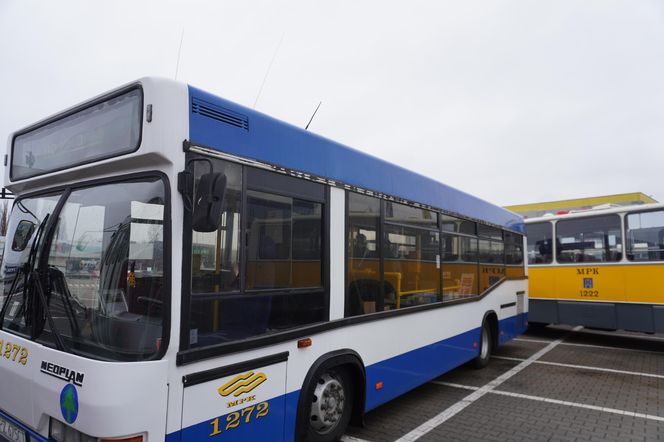 Katarzynki 2024 - wystawa autobusów przy Galerii Panorama