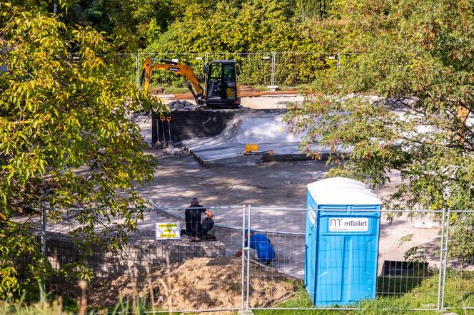 Budowa skateparku pod Kopą Cwila na warszawskim Ursynowie