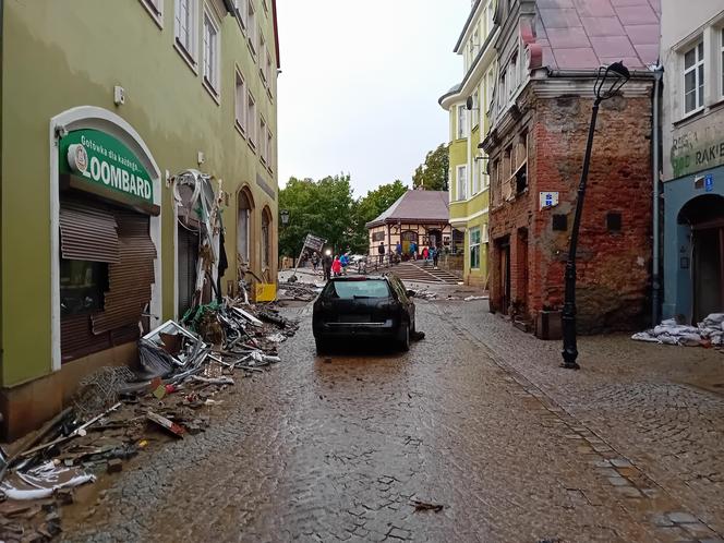 Dramatyczne zdjęcia z Kłodzka. Tak wygląda miasto zalane przez wielką wodę