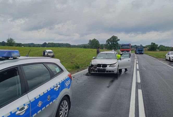 Groźny wypadek w Miłocicach: Toyota zderzyła się z BMW. Są ranni, w tym małe dziecko!