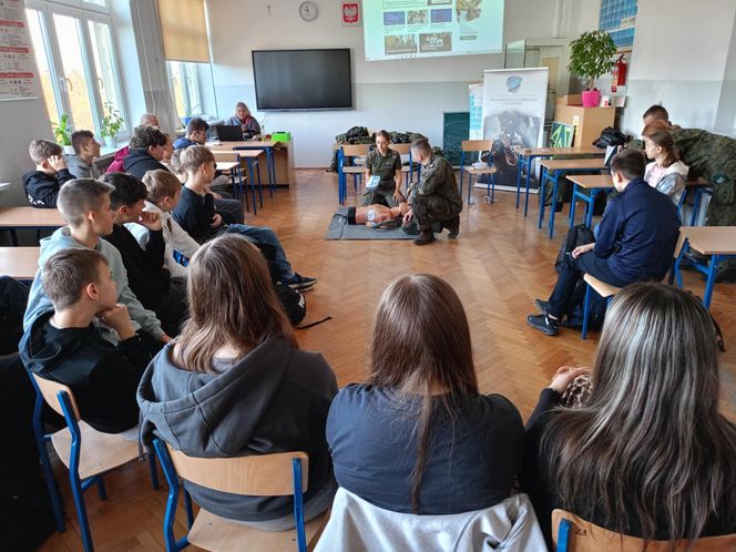 Prowadzone w ramach programu Edukacja z Wojskiem zajęcia w szkołach będą się odbywać do 13 grudnia 2024 roku.