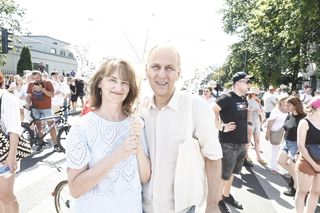 Tłumy na defiladzie wojskowej w Warszawie