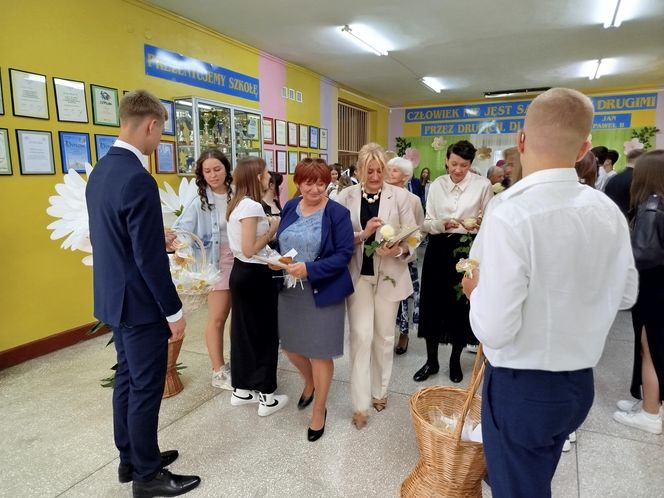 Jubileusz 40-lecia połączony był ze świętem szkoły, ponieważ obchodzi ona również 28. rocznicę nadania imienia.