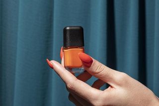 Ten kolor paznokci to hit tego lata. Swoją nazwę zawdzięcza popularnemu napojowi 