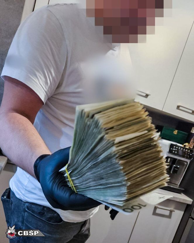 CBŚP zlikwidowało narkobiznes pseudokibica. Zobacz, co znaleźli!