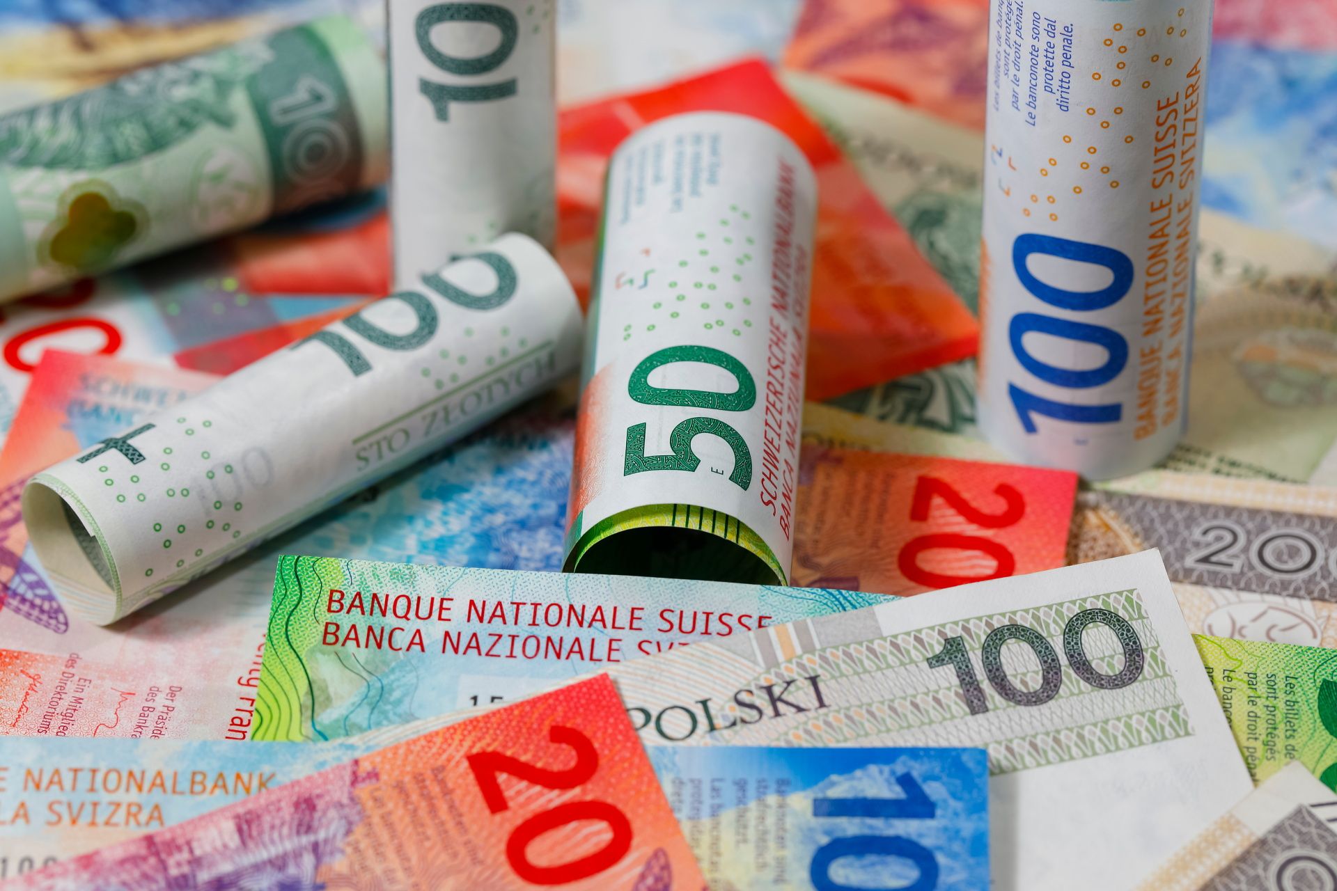 kursy-walut-5-01-2024-z-oty-traci-po-ile-euro-i-dolar-super-biznes