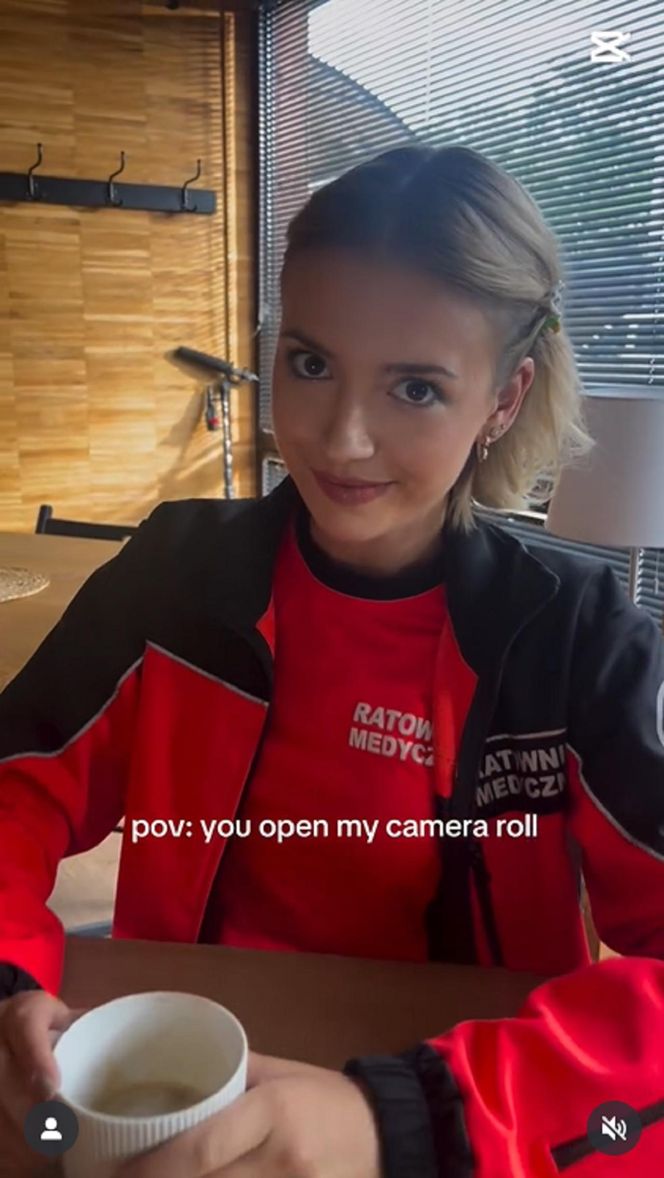 Na sygnale na planie. Britney (Paulina Zwierz)