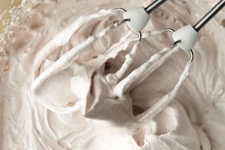 Aquafaba świetnie zastąpi jajka. Co to takiego? Nada się do wegańskiej bezy!