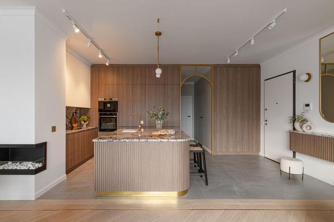 Gdański apartament dla dużej rodziny. W środku oryginalna podłoga