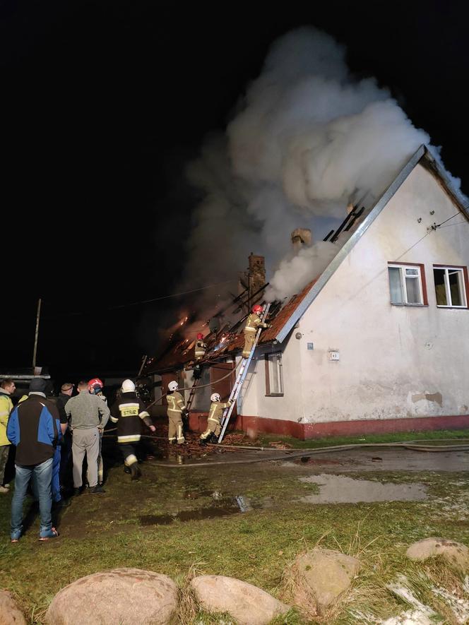 Szeplerzyzna: Pożar domu wielorodzinnego. 6 rodzin bez dachu nad głową