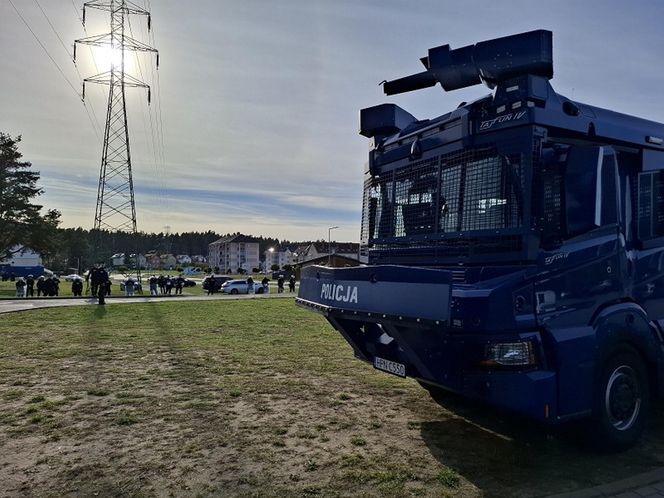 Ze stadionu prosto do celi! Kibice odpalili race i petardy!