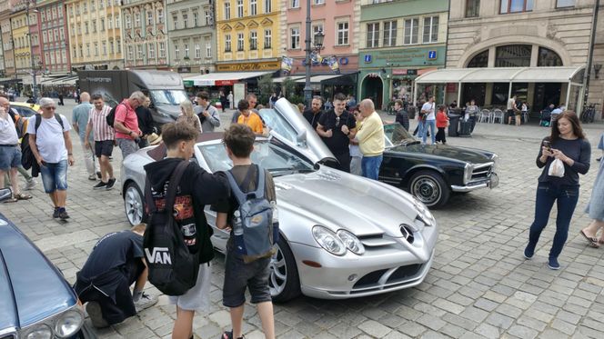 Parada zabytkowych samochodów