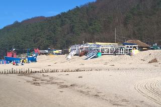 Przygotowania do sezonu na plaży w Międzyzdrojach