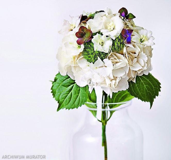 Jesienne kompozycje kwiatowe: 10 pomysłów na dekoracje wnętrz