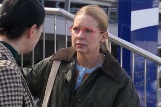 	Na Wspólnej odc 4051. Renata (Marta Jankowska), urzędniczka Kazimiera Michalczyk (Katarzyna Dworak)