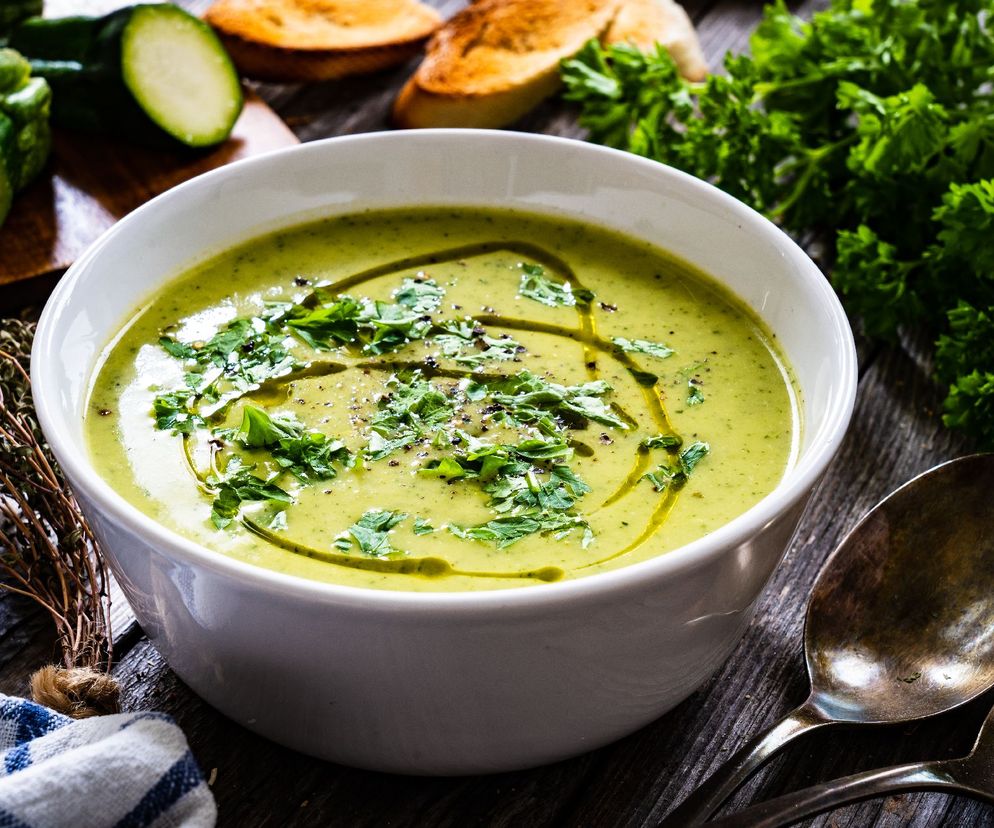 Zupa krem z cukinii Magdy Gessler - przepis na wystrzałową zupę cukiniową