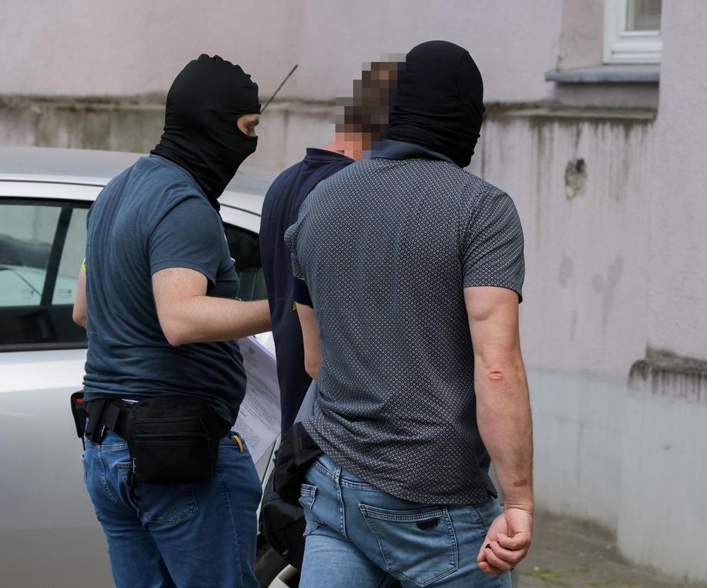 Prokuratura stawia zarzuty dwóm liderom antyszczepionkowców.