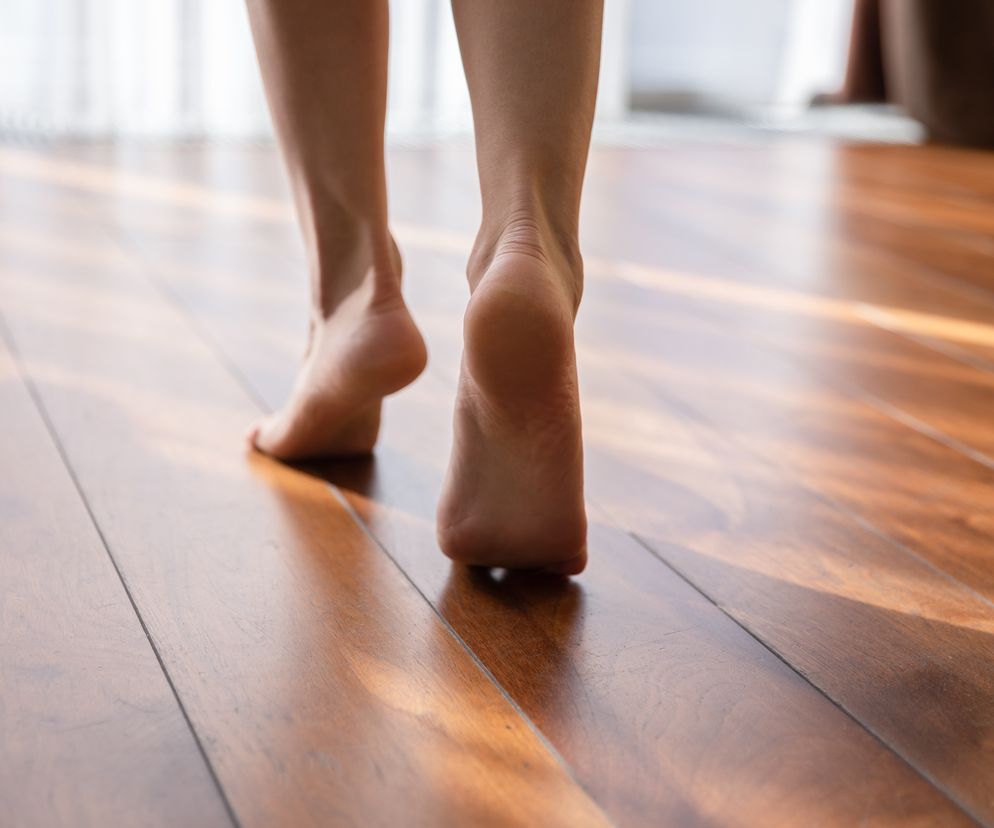 Modzele na stopach. Jak leczyć i usuwać bolesne odciski?