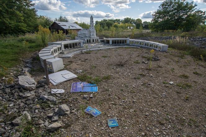 Park Miniatur Sakralnych w Częstochowie zrujnowany
