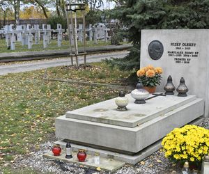 Tu spoczywa Józef Oleksy