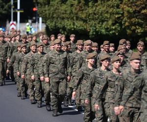 Defilada wojskowa w Katowicach i piknik. Wojewódzkie Obchody Święta Wojska Polskiego 2024