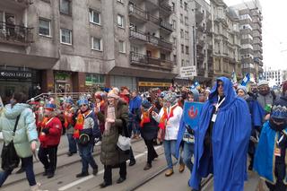 Obchody Trzech Króli w Łodzi. Pochód wzdłuż Piotrkowskiej