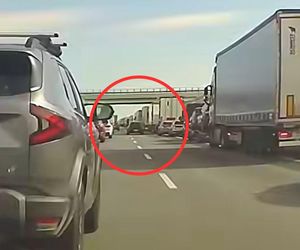 Kierowca bmw popędził korytarzem życia. Policjanci mówią, że mógł to zrobić