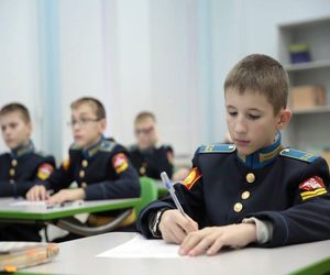 Rosja szkoli dzieci z obsługi dronów na wojnę?