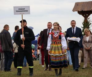 Korowód dożynkowy na dożynkach wojewódzkich 2025 w Świdniku
