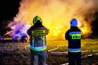 Ogromny pożar pod Łaskiem. Z ogniem walczyło kilkanaście zastępów straży pożarnej