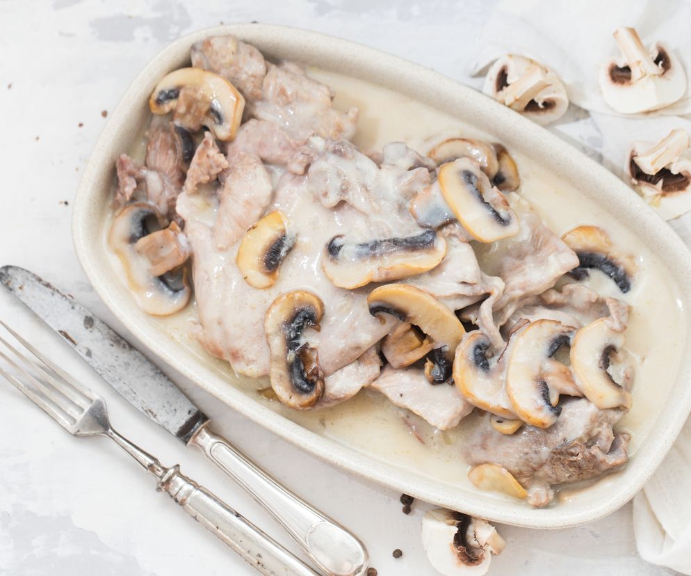 Mięso z uda indyka: przepis na ragout z pieczarkami