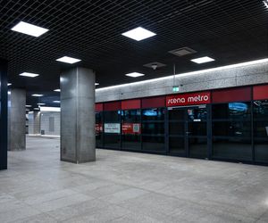 Scena Metro na stacji M2 Bródno w Warszawie