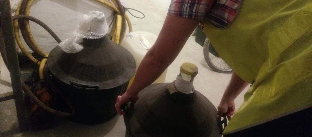  Policja zlikwidowała nielegalną fabrykę alkoholu