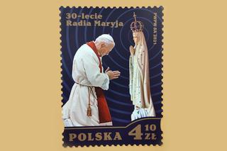 Poczta Polska stworzyła znaczek na cześć Rydzyka. To pomysł Jacka Sasina