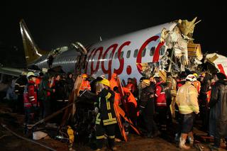 Katastrofa samolotu w Stambule. Samolot rozpadł się na lotnisku [GALERIA]