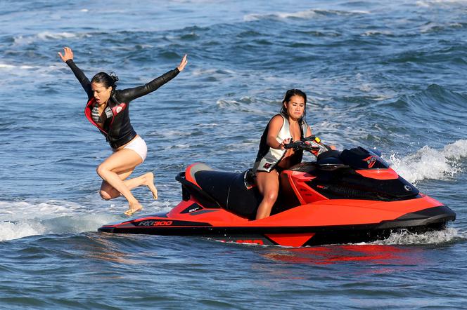 Michelle Rodriguez na plaży w Malibu