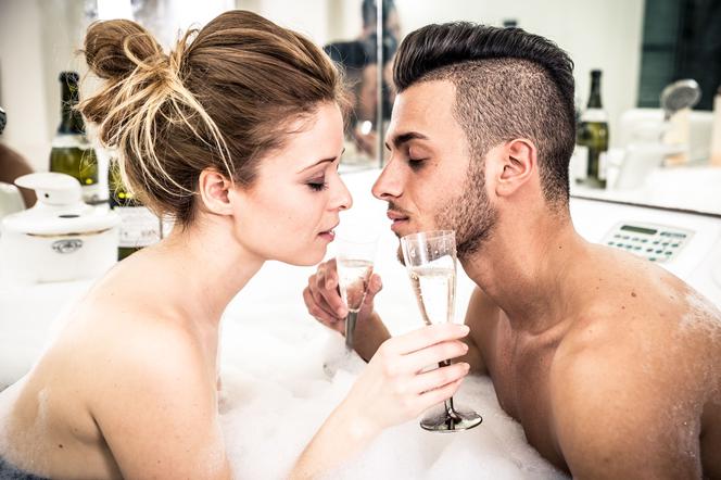 Seks w wannie: pozycje i gra wstępna. Jak uprawiać seks w wannie?