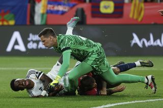 W hiszpańskich mediach aż huczy po tych słowach na temat Wojciecha Szczęsnego przed El Clasico! Potężna krytyka spadła na Polaka
