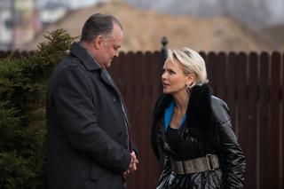 Na Wspólnej odc. 2879. Ilona Zdybicka (Anna Samusionek), Wszoła (Marek Kasprzyk)
