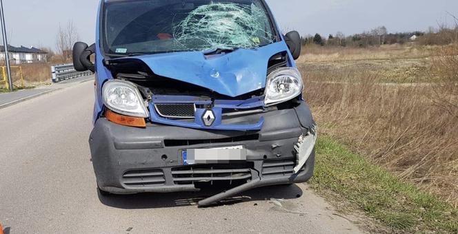Pędził bez opamiętania, zderzył się z busem