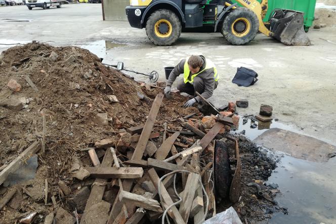 Archeolodzy badają odpady z pogorzeliska