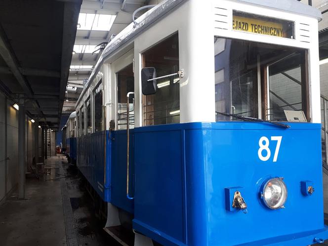  Zabytkowe tramwaje i autobusy wracają na ulice Krakowa. Będzie można nimi jeździć całe lato