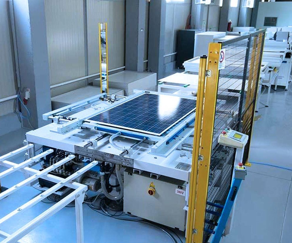 Jak produkowane są krystaliczne moduły solarne, które tworzą panel fotowoltaiczny?