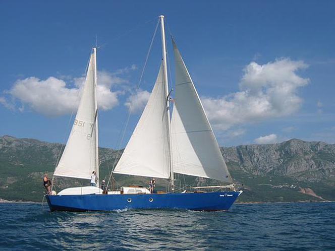 Jacht CZARNY DIAMENT pod zaglami - fot. Mikołaj Westrych/ mat. prasowe Cousins Sailing Adventure