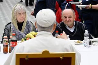 Leon XIV spotkał się na obiedzie z ubogimi