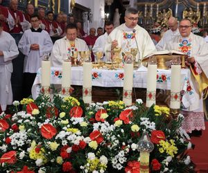 Nowy biskup diecezji łowickiej. W uroczystości wzięło udział wielu gości