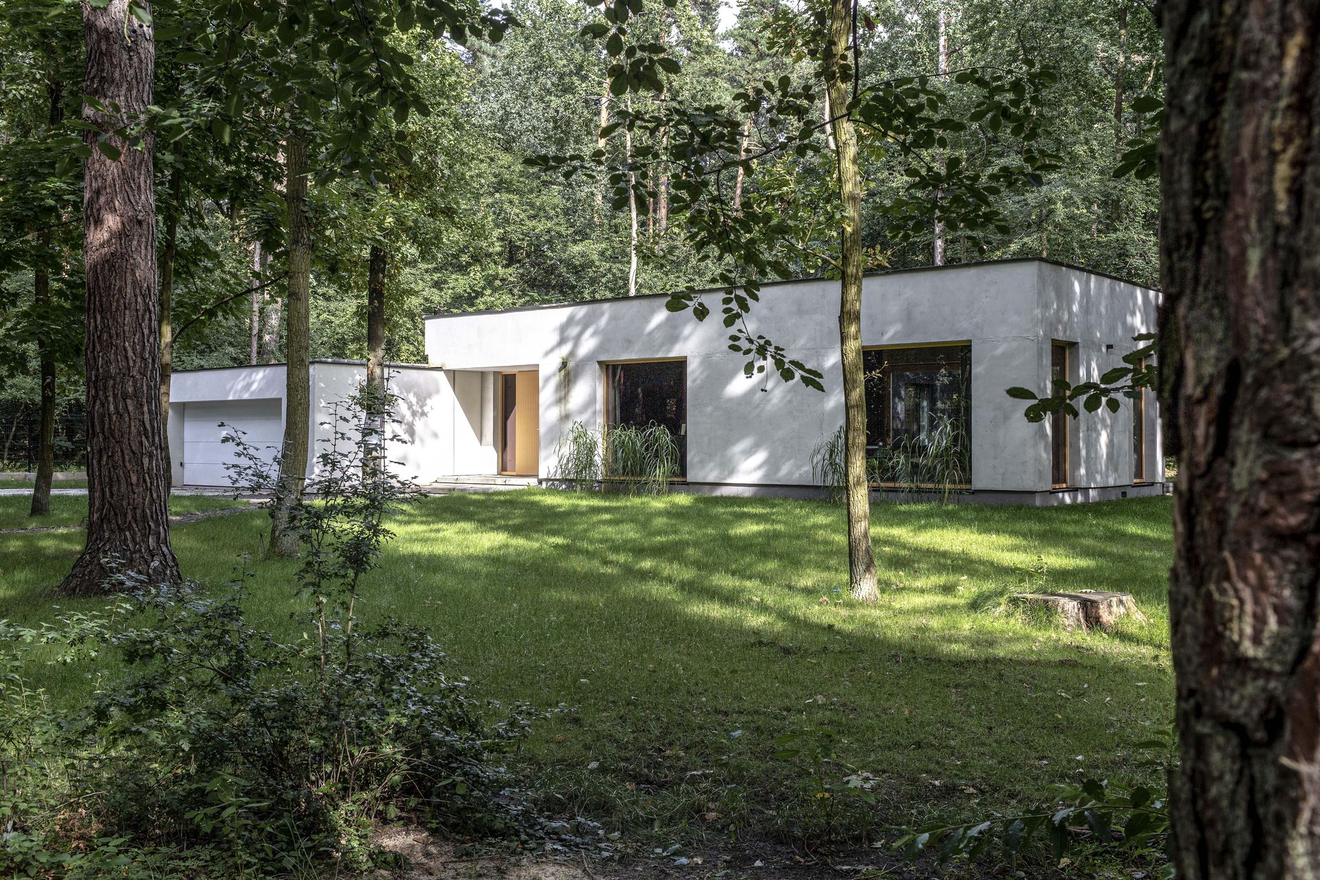 DOM WŁASNY ARCHITEKTÓW, ŻYCIE W LESIE