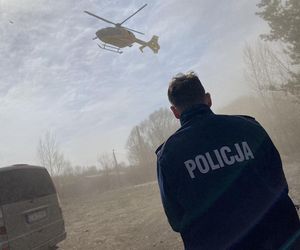 Dramatyczny wypadek podczas wycinki drzewa. 14-latek przygnieciony przez konar. Chłopak walczy o życie