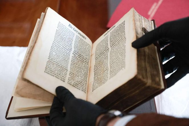 Cenny starodruk wrócił do Kalisza - Muzeum Okręgowe Ziemi Kaliskiej wzbogaciło się właśnie o zabytkowy inkunabuł