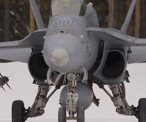 AIM 120 AMRAAM